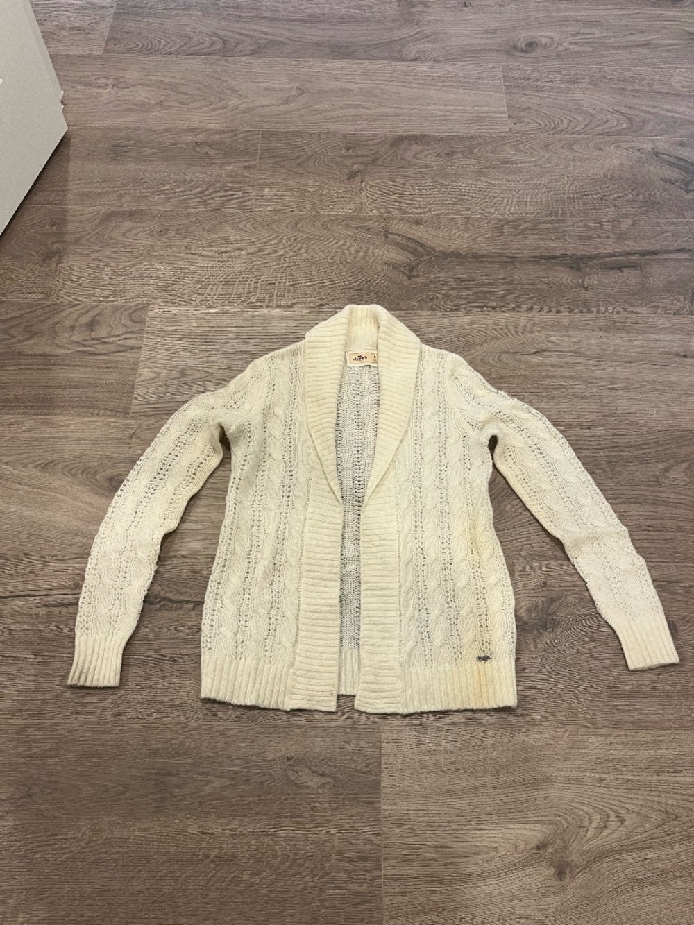 Hollister Cream Cable Knit Open Front Shawl Cardigan Sweater - Small